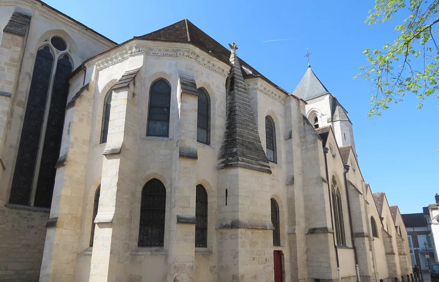 Cathédrale Saint-Spire de Corbeil-Essonnes — Désinfection Corbeil-Essonnes