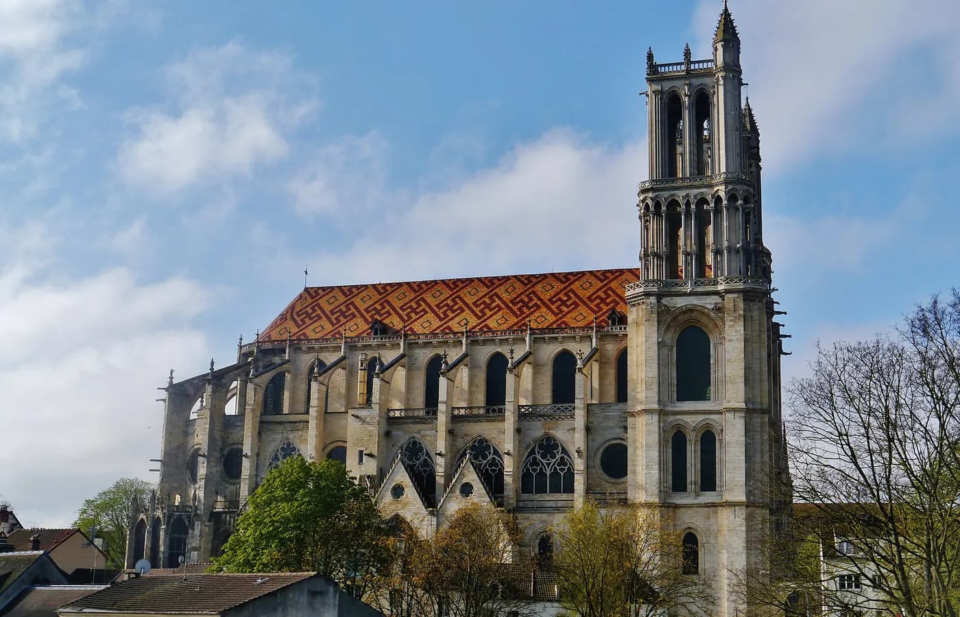 Collegiale Notre-Dame — Désinfection Mantes-la-Jolie