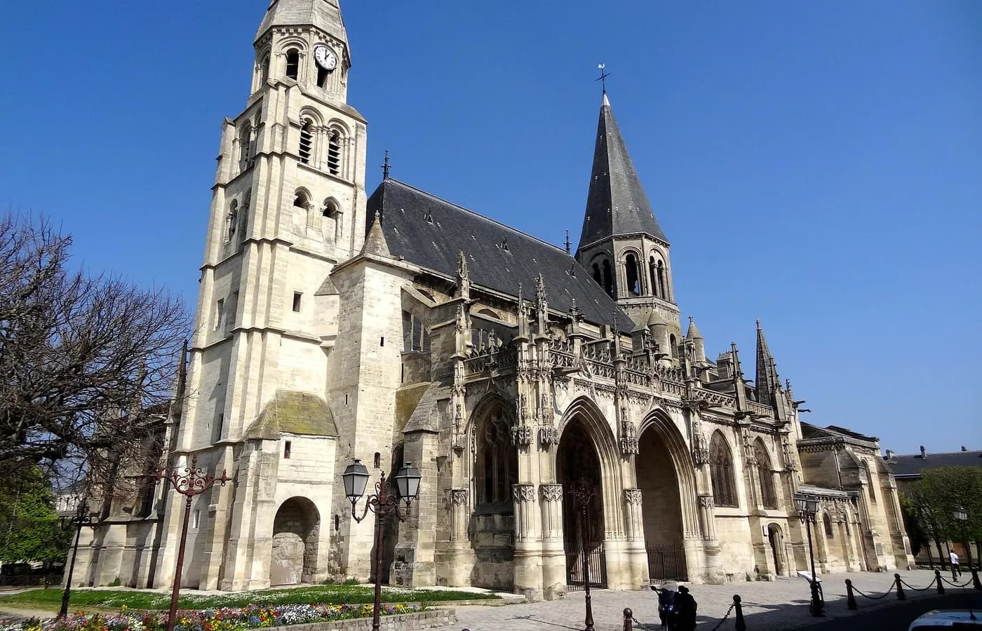 Collegiale Notre-Dame — Désinfection Poissy