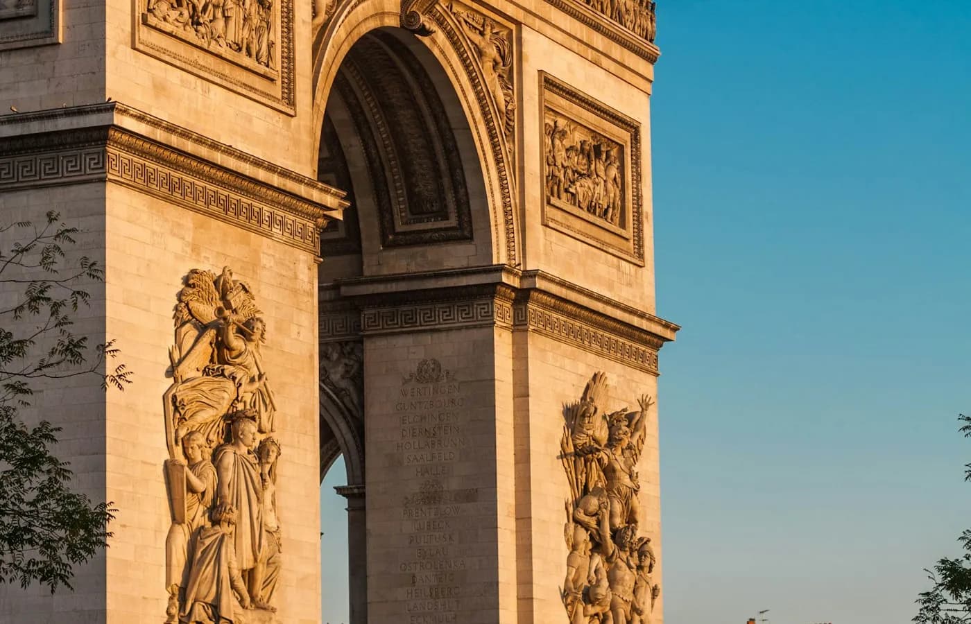 Avenue des Champs-Elysees — Désinfection Paris 8e